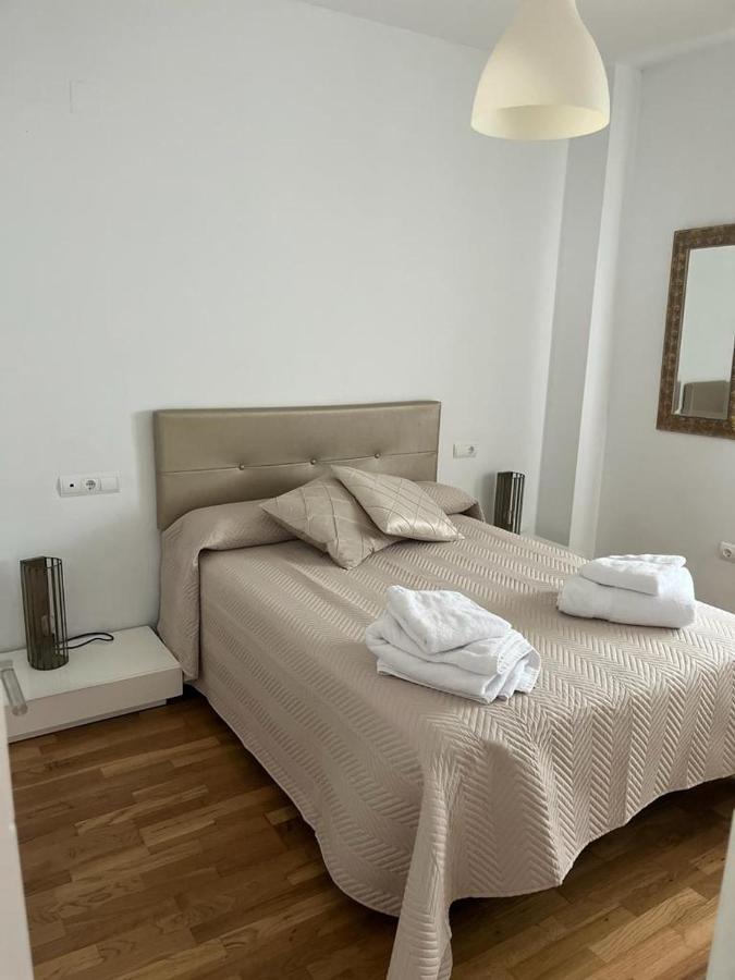 Atico Con Terraza- Solarium Apartment Ecija Luaran gambar